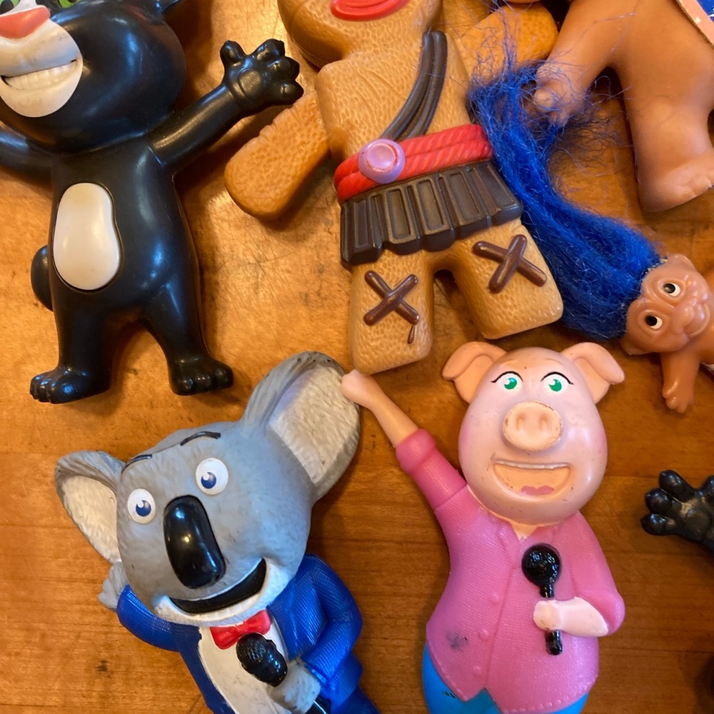 LOT VINTAGE TOYS CHARACTERS DOLLS LEGOS 👀 - Picture 10 of 13
